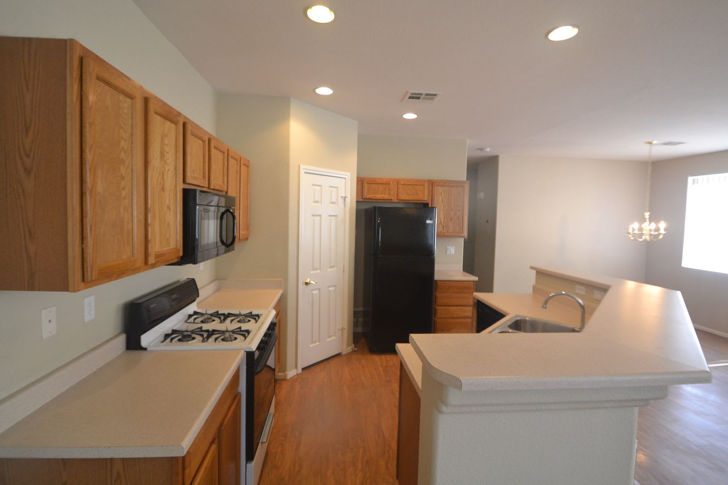 6224 Dan Blocker Ave photo 3