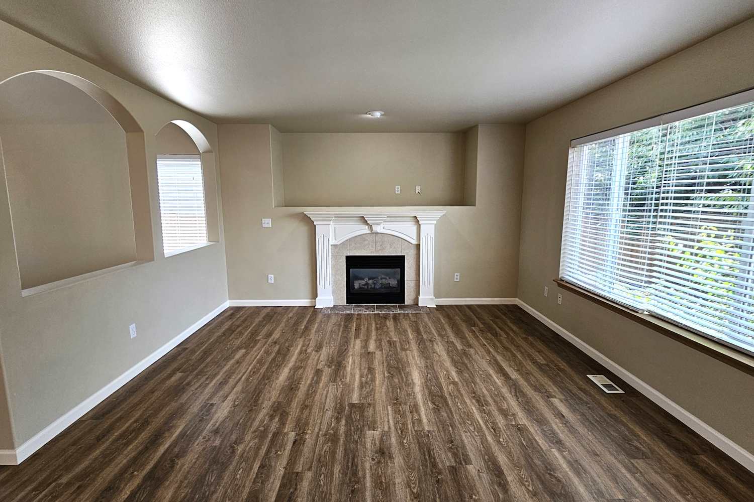 18402 28th Ave E photo 4