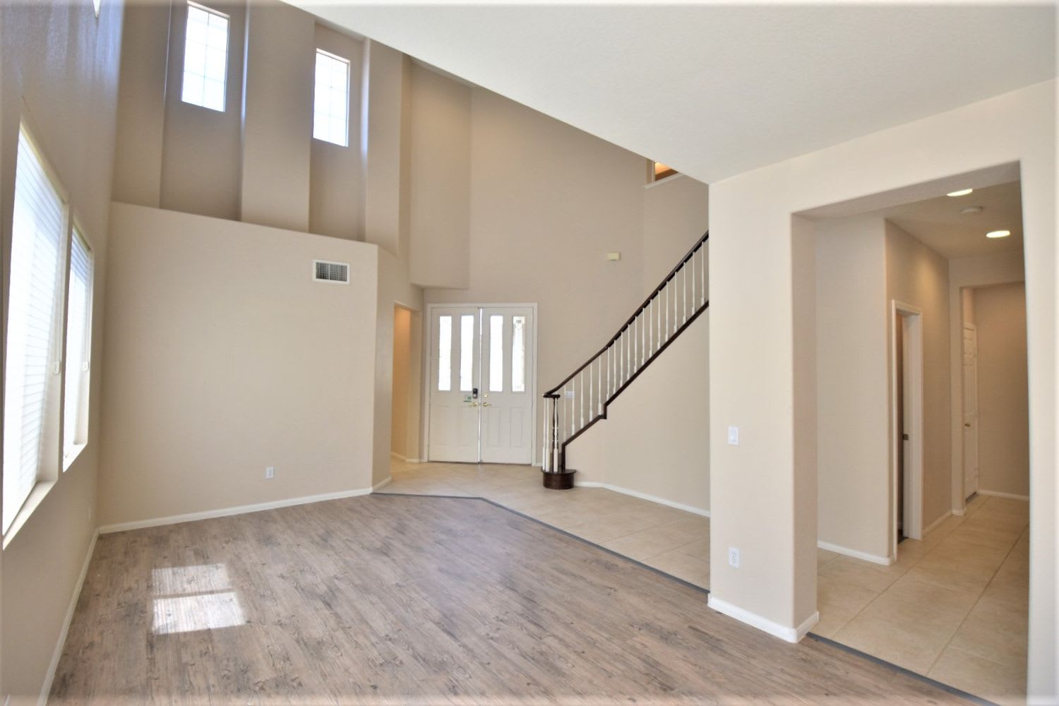 3452 Yellow Cove Ln photo 2