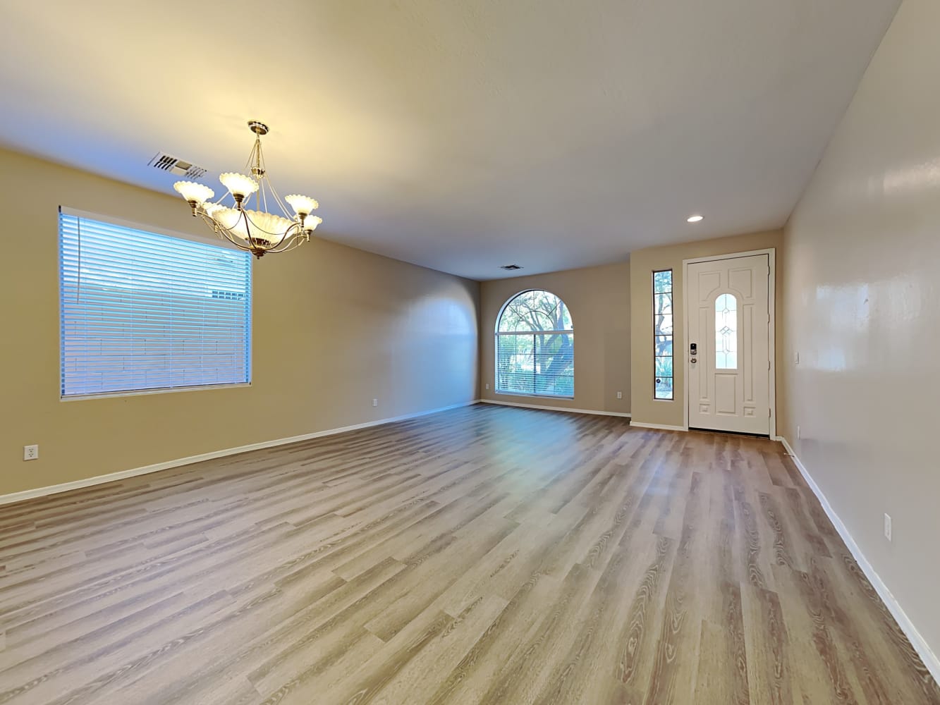 8337 W Andrea Dr photo 4