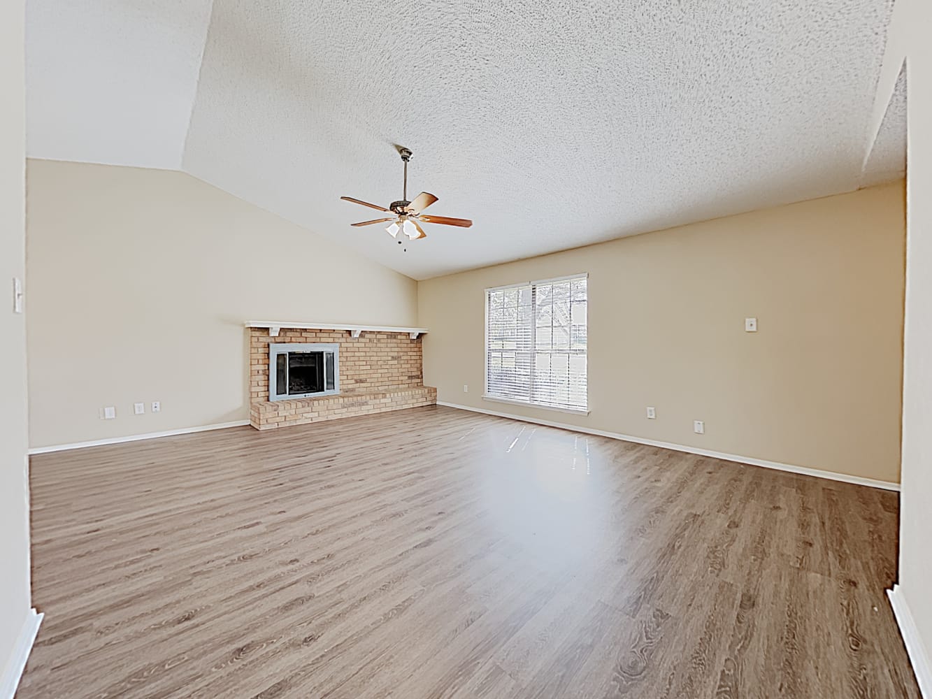503 Thorn Wood Dr photo 5