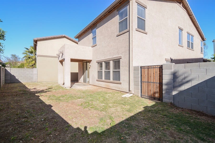 18553 W Mariposa Dr photo 2