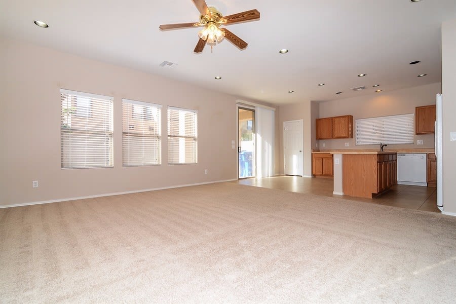 18553 W Mariposa Dr photo 4