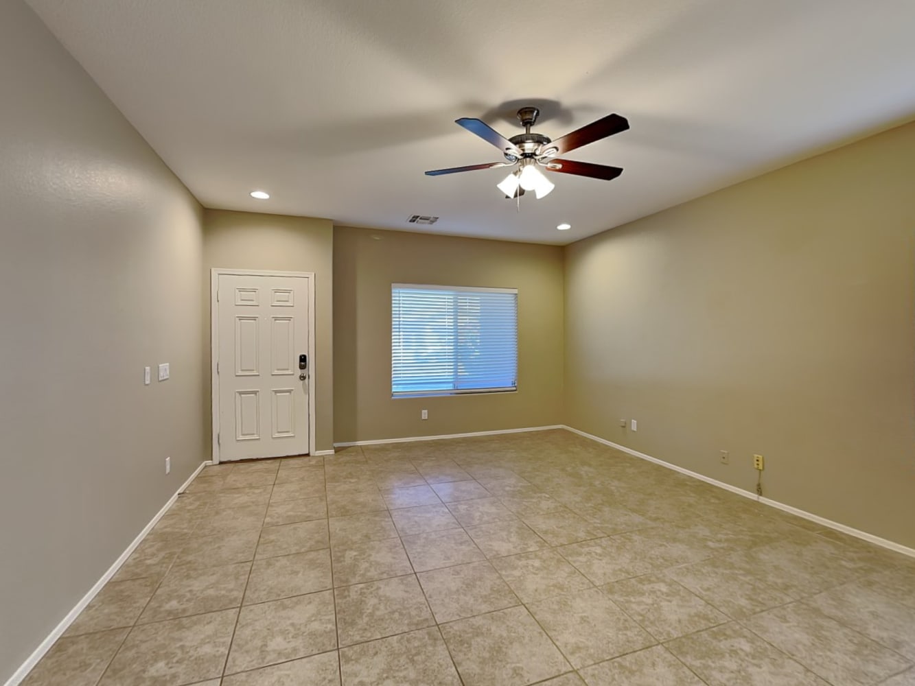 3717 E Remington Dr photo 5