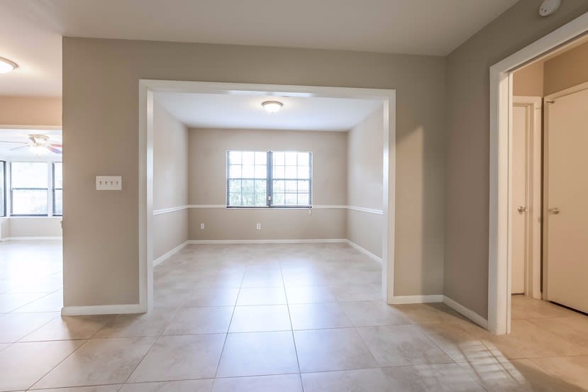 506 E Hilda Dr photo 3