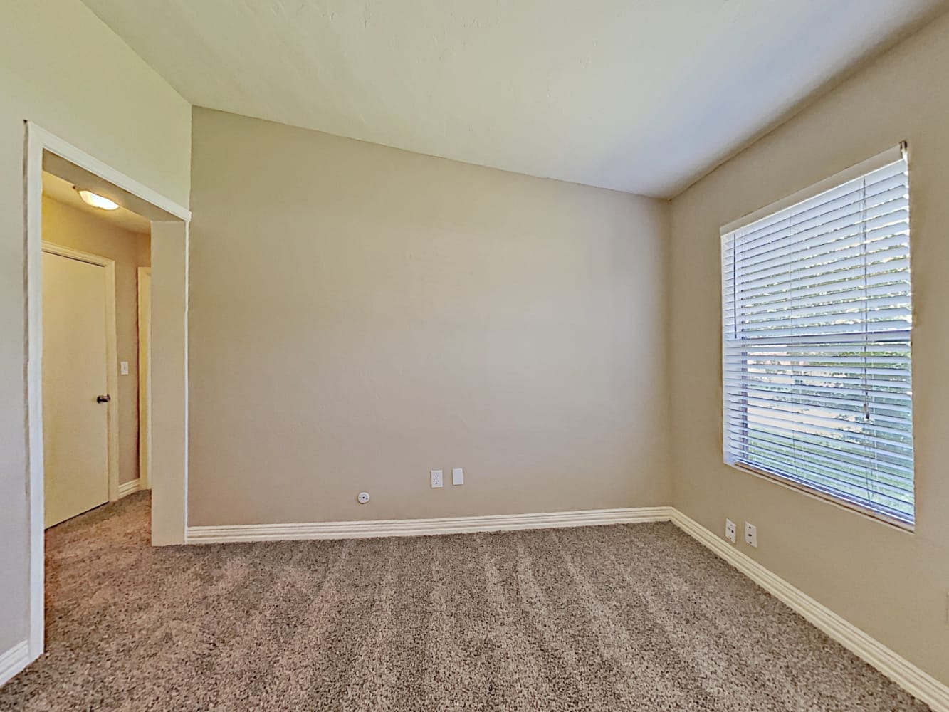506 Plainview Dr photo 5