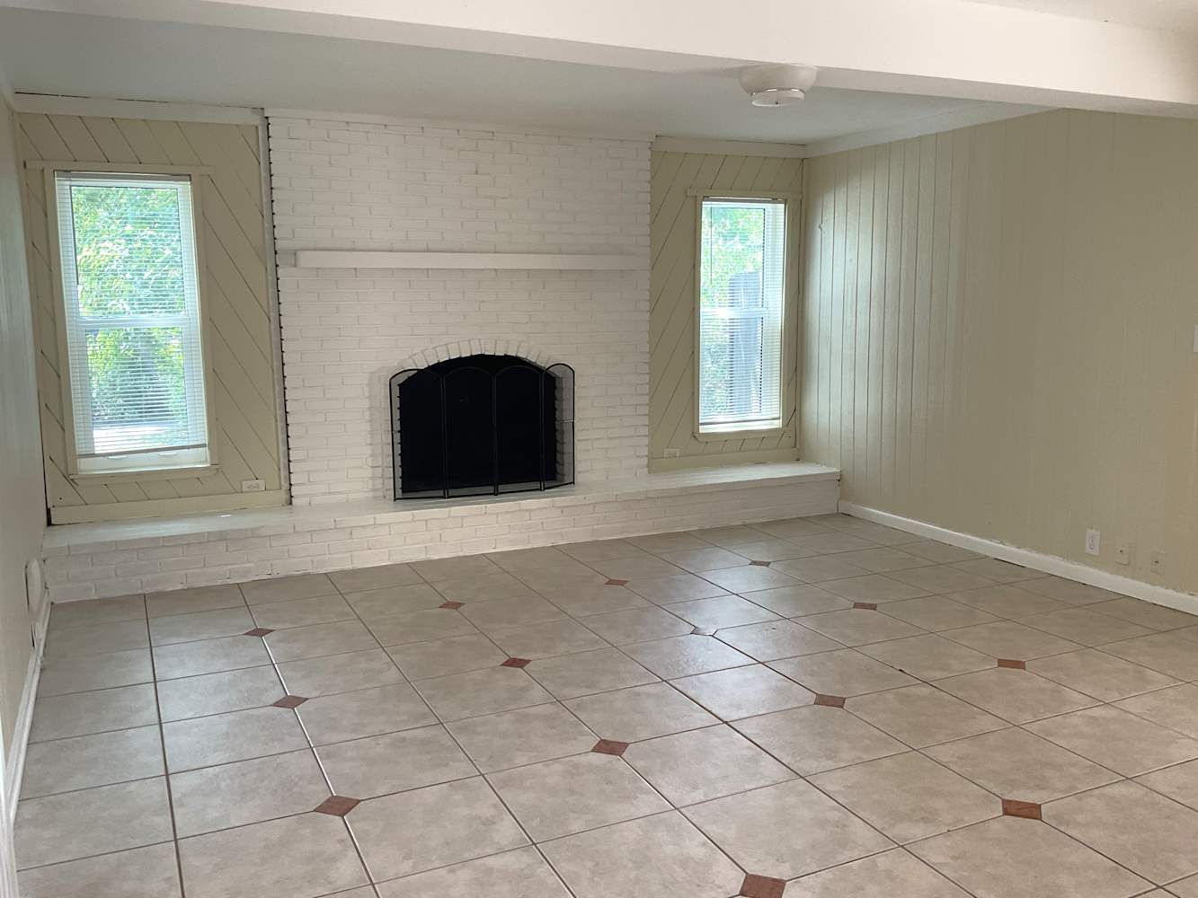 508 Zinnia Dr photo 3