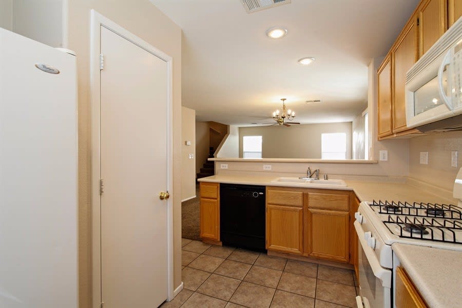 7224 Camden Pine Ave photo 5