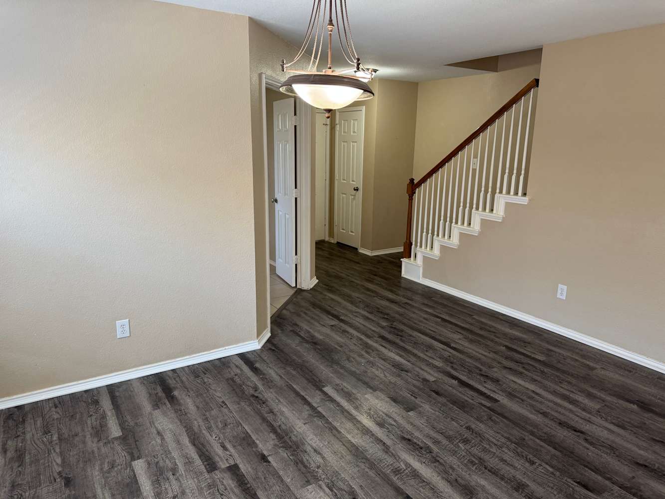 5108 Raymond Dr photo 5