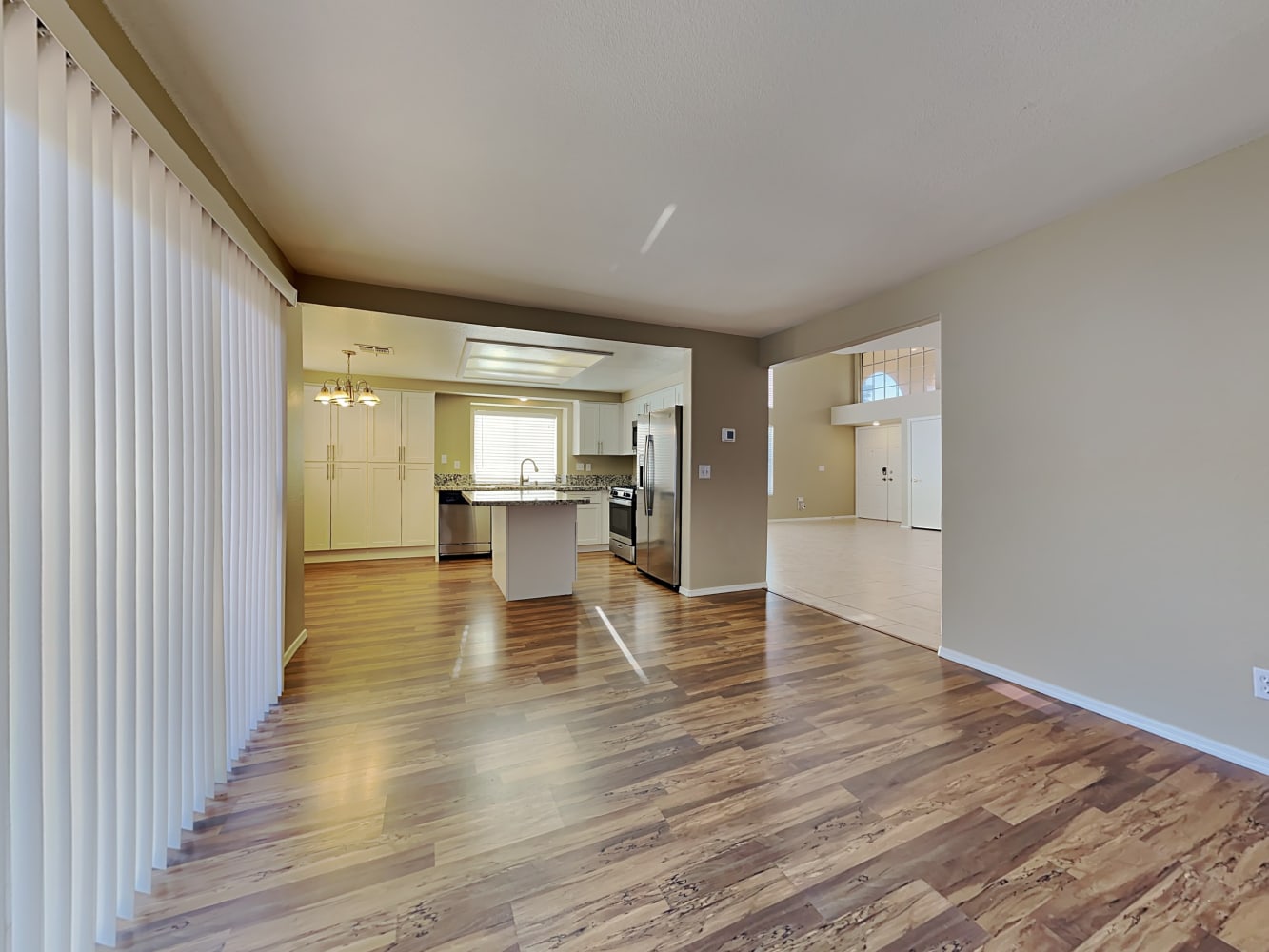 2143 Falcon Pointe Ln photo 5