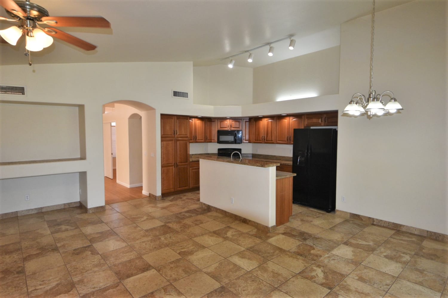 10886 W Loma Ln photo 5