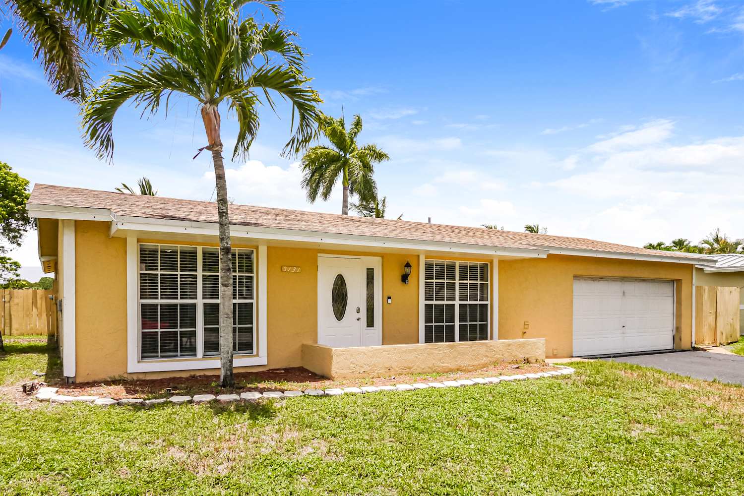 5131 SW 101st Ter photo 3
