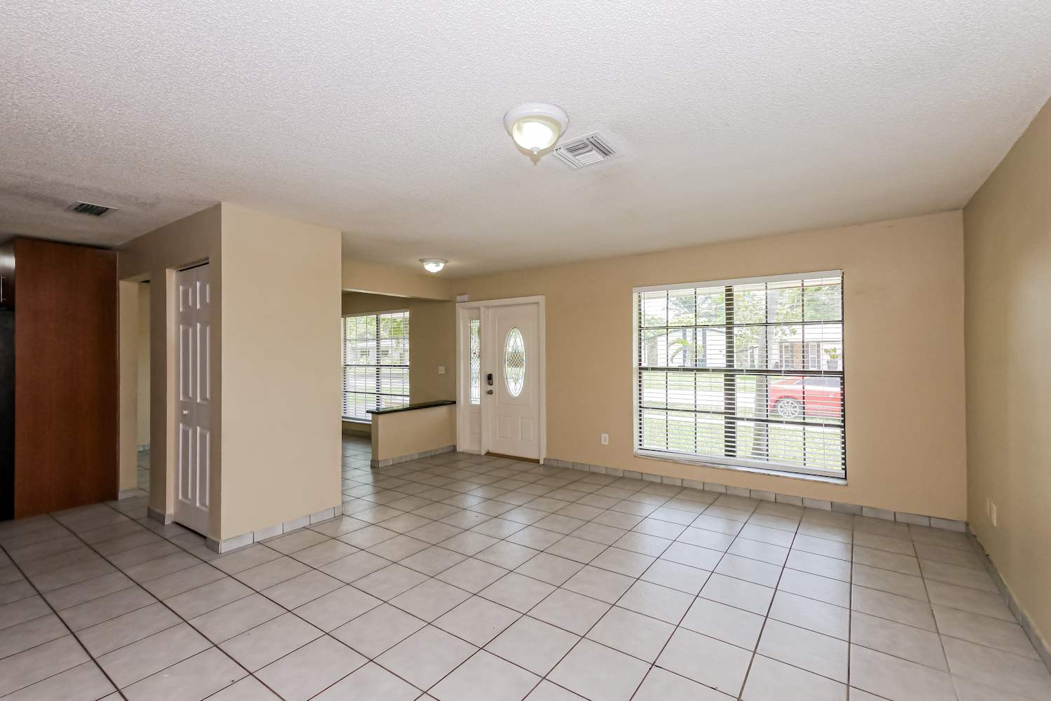 5131 SW 101st Ter photo 4