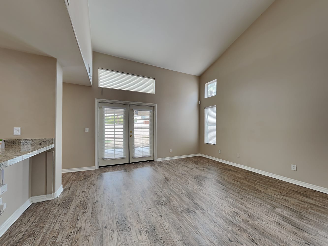 8044 Revolver Ave photo 4