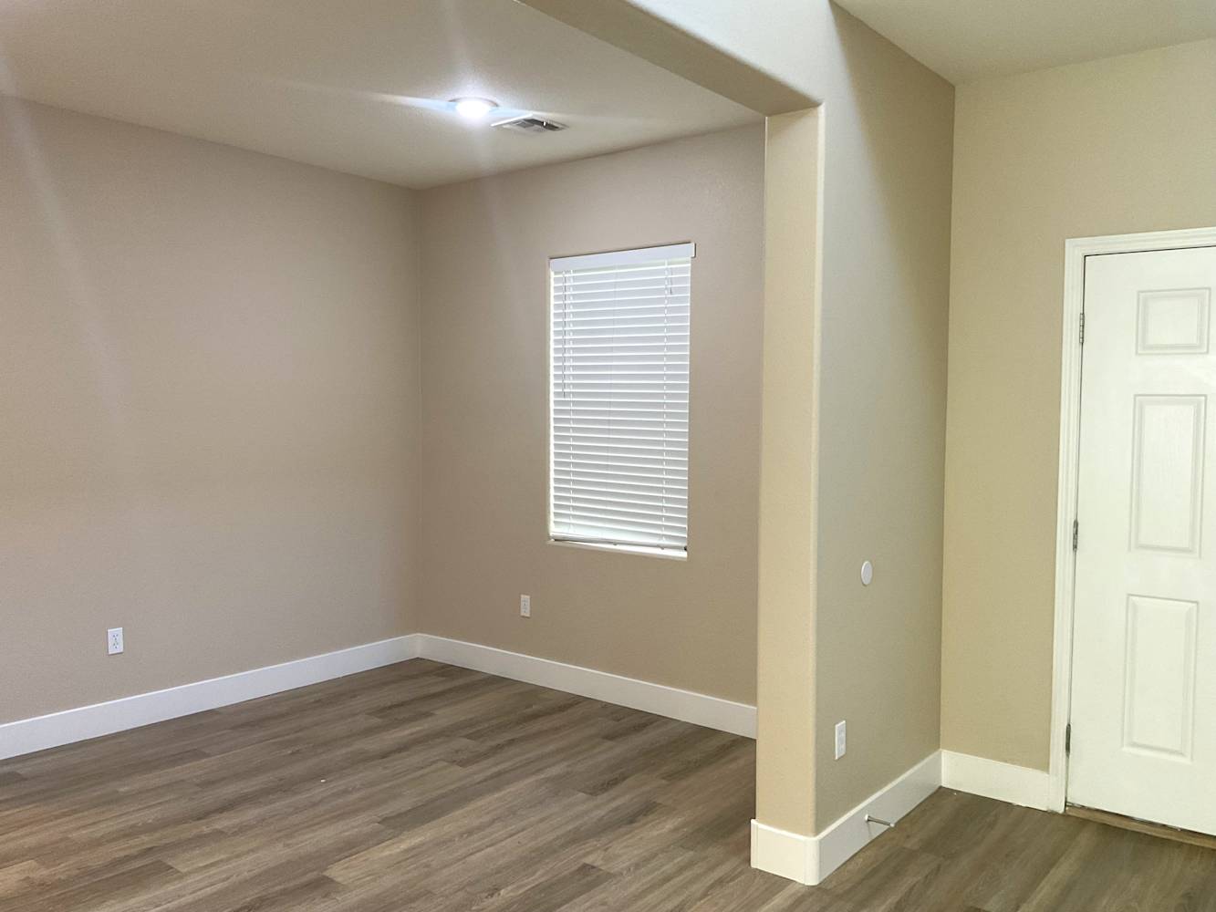 9148 Domina Royal St photo 4
