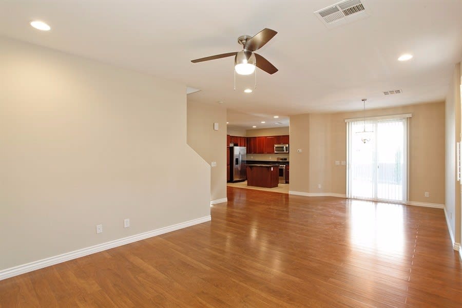 10541 Danielson Ave photo 3