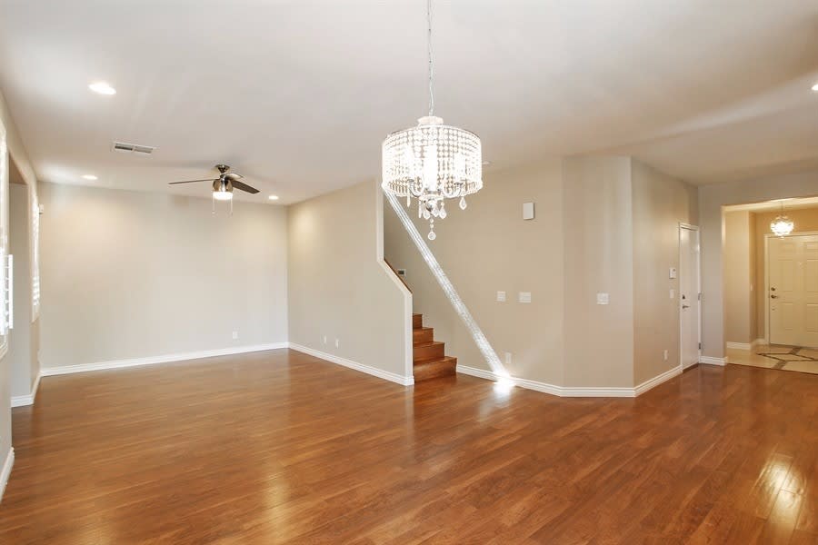10541 Danielson Ave photo 2