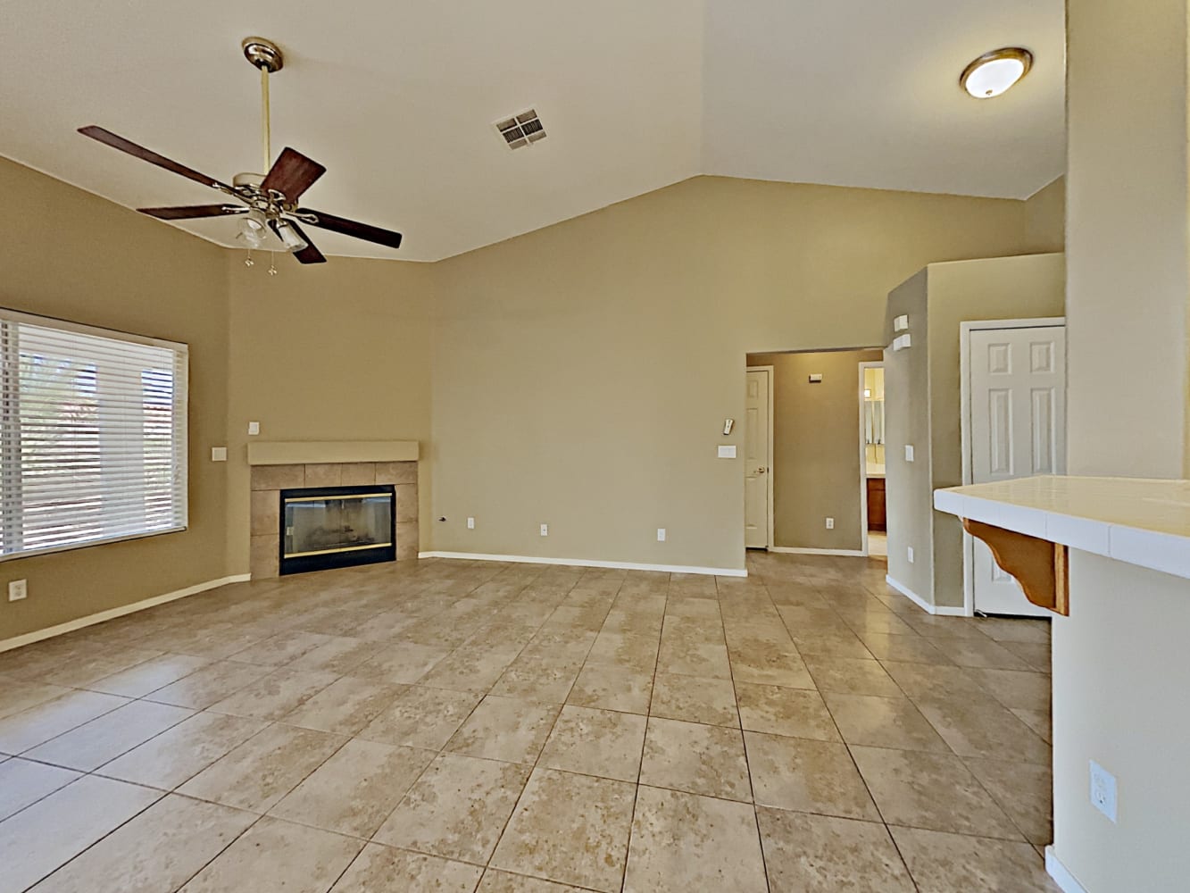 612 Grand Revere Pl photo 3