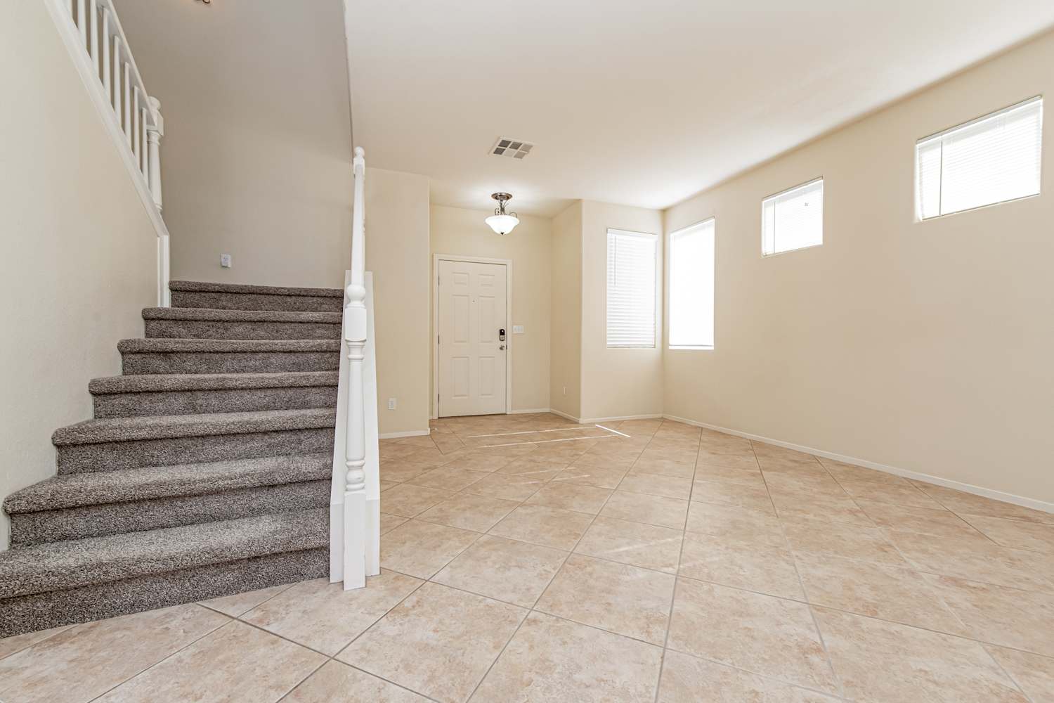 8913 Wolf Dancer Ave photo 4