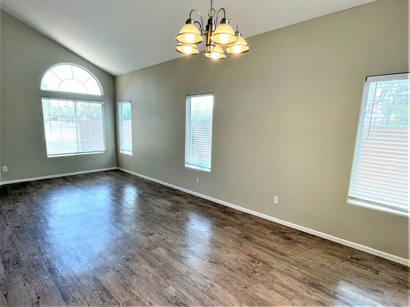 1512 Auburn Valley Ave photo 4
