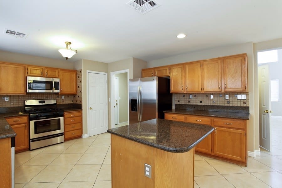 5910 Red Dawn St photo 5