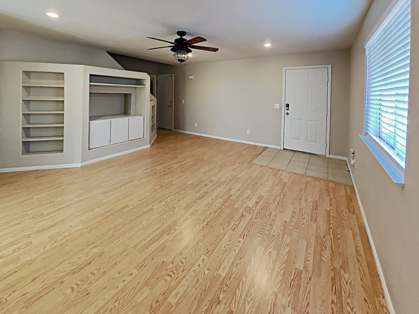 722 Booted Eagle St photo 4