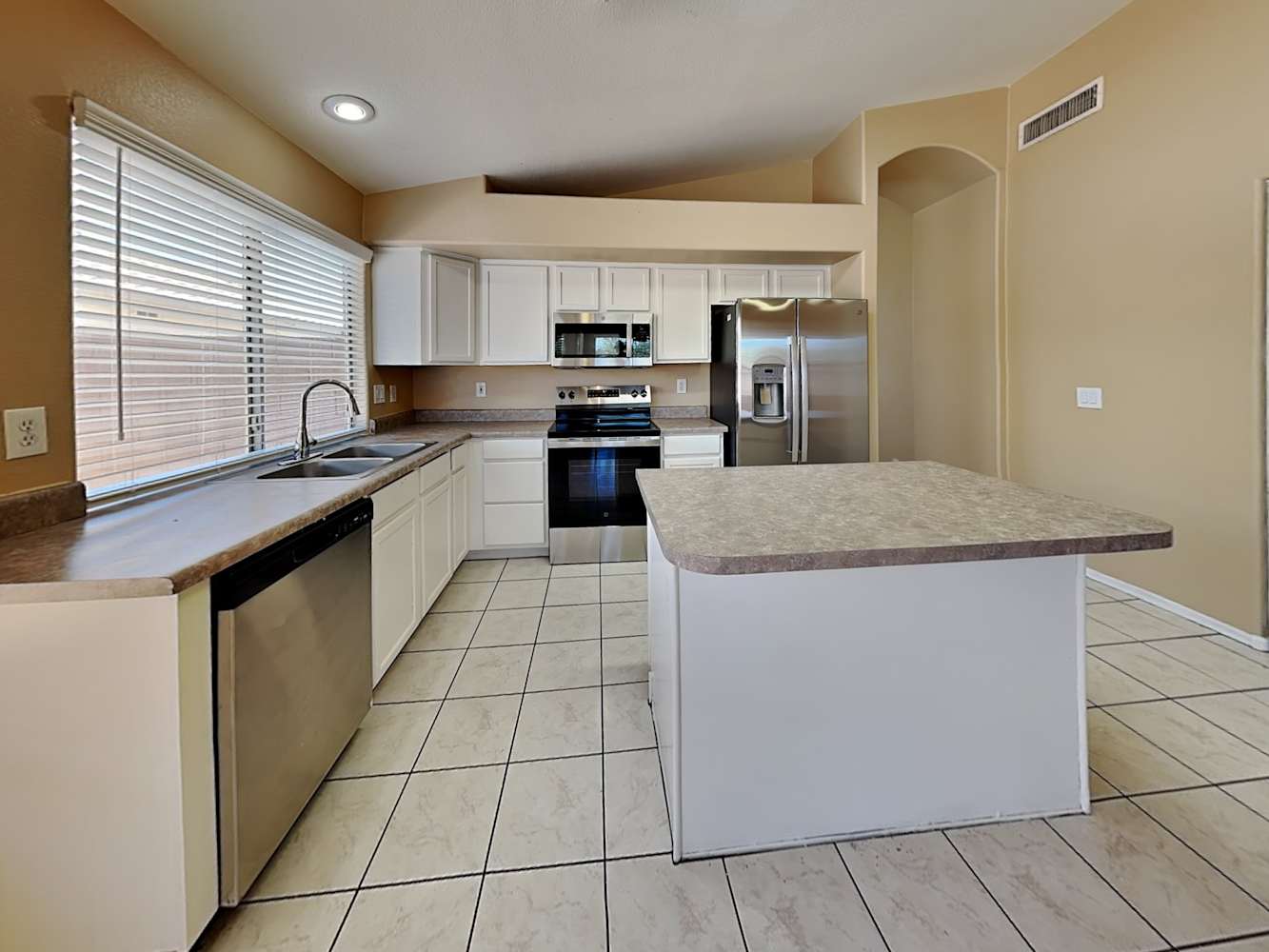 9832 E Olla Ave Mesa, AZ 85212 photo 4