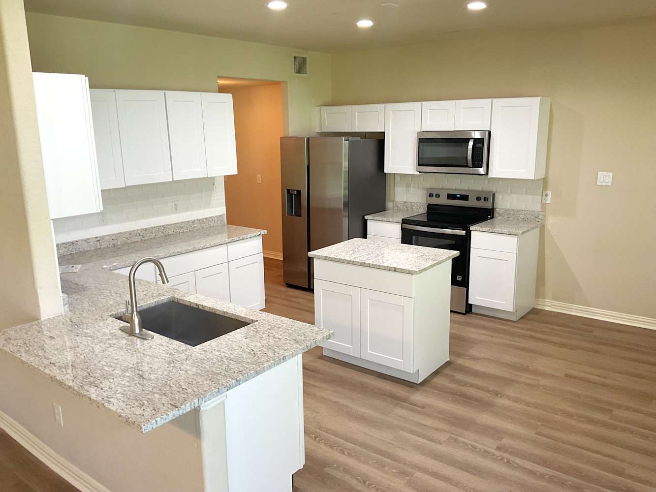 515 Hidden Meadow Ct photo 3