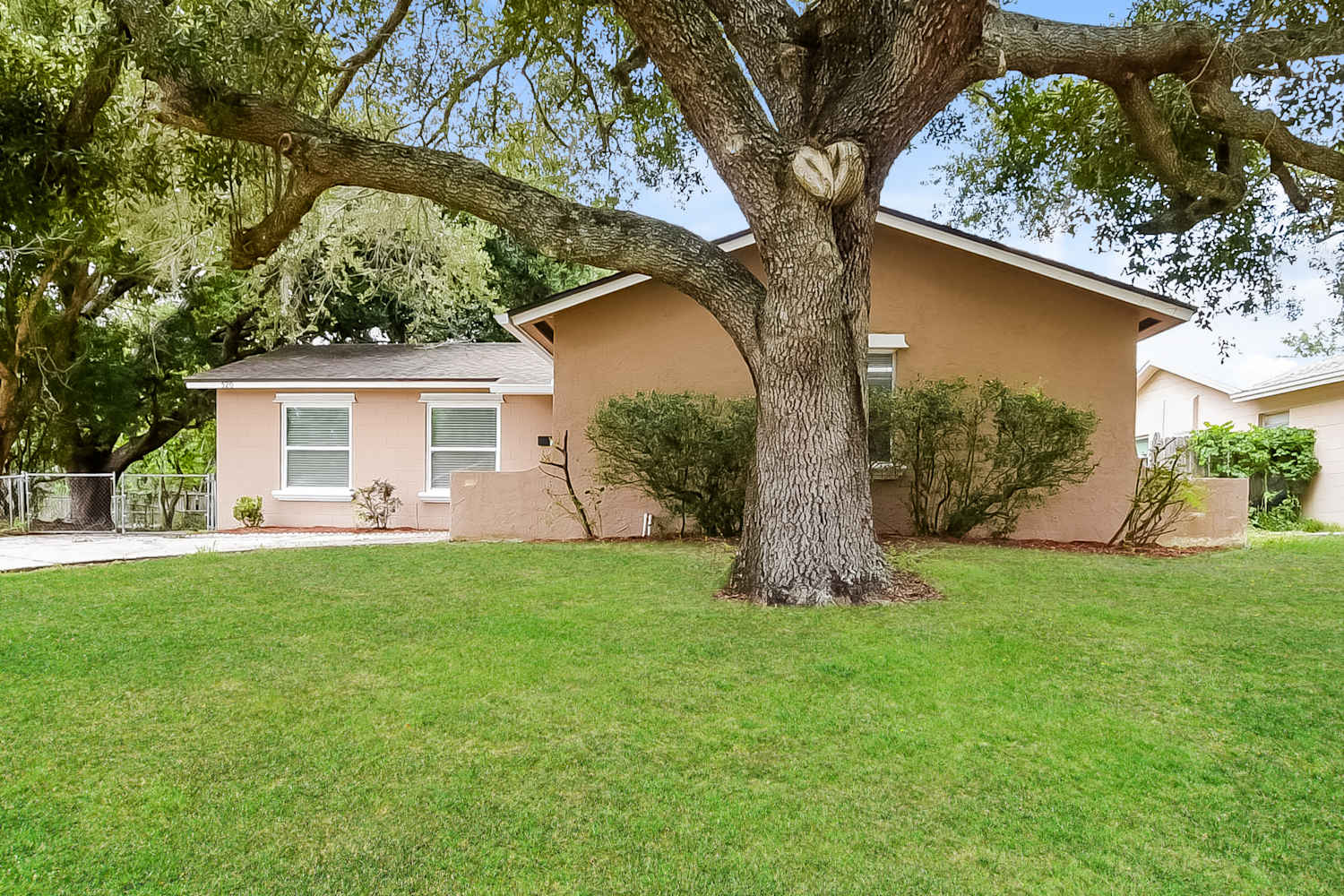 520 Sunrise Dr photo 3