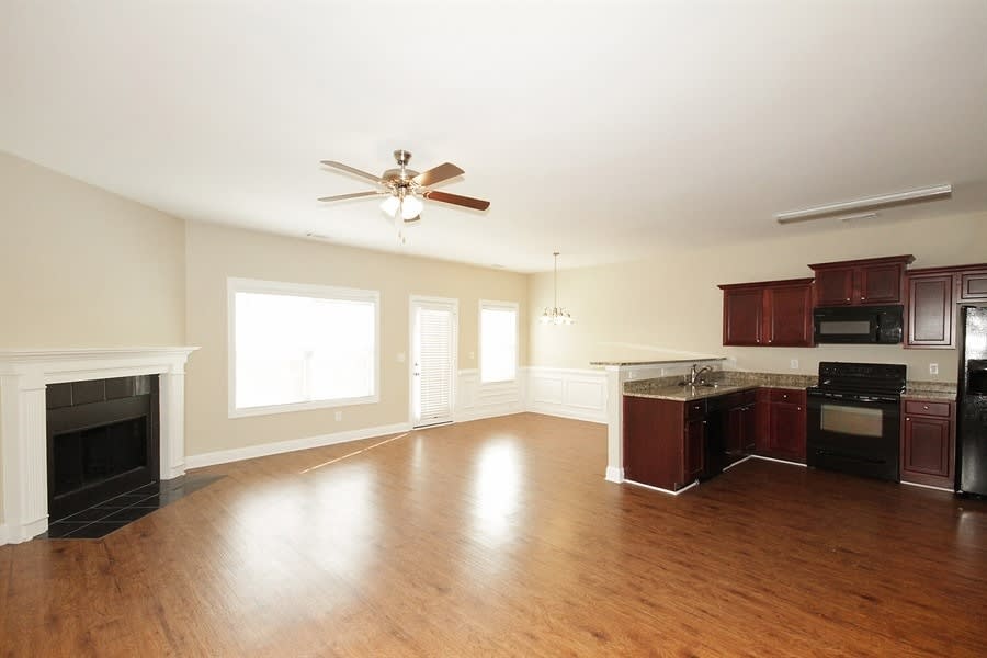 5215 Cactus Cove Ln photo 3