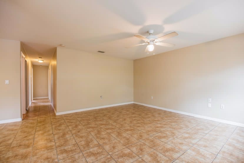 5443 Bryant Ave photo 3