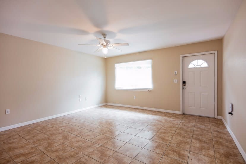 5443 Bryant Ave photo 2