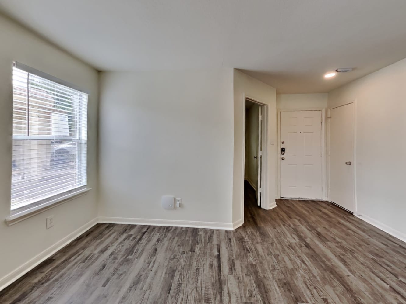 3638 Avalon Castle Dr photo 4