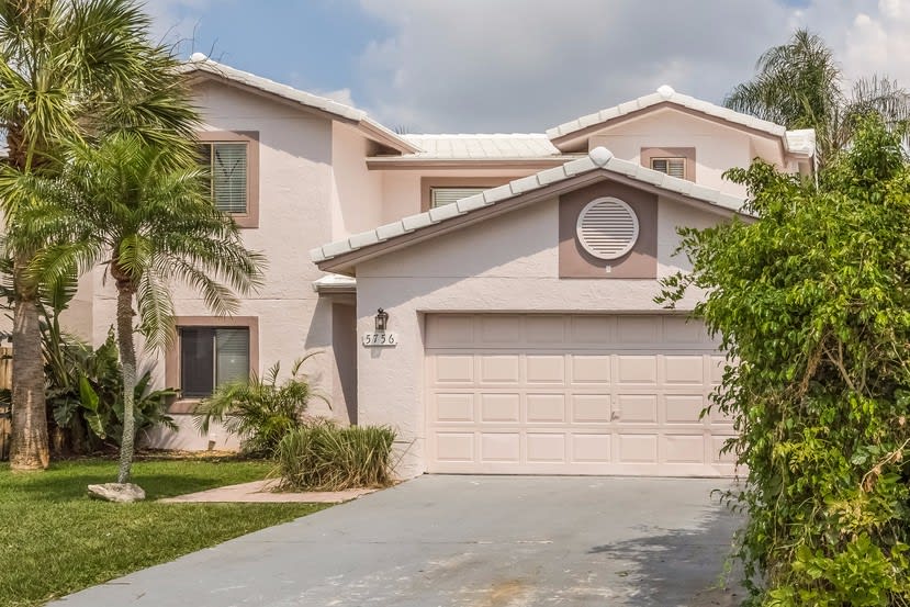 5756 Strawberry Lakes Cir photo 3