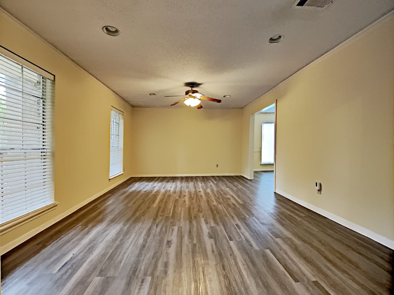 5910 Theall Rd photo 4