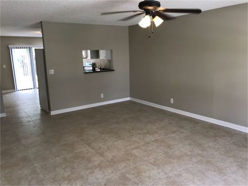 5994 Ithaca Cir W photo 3