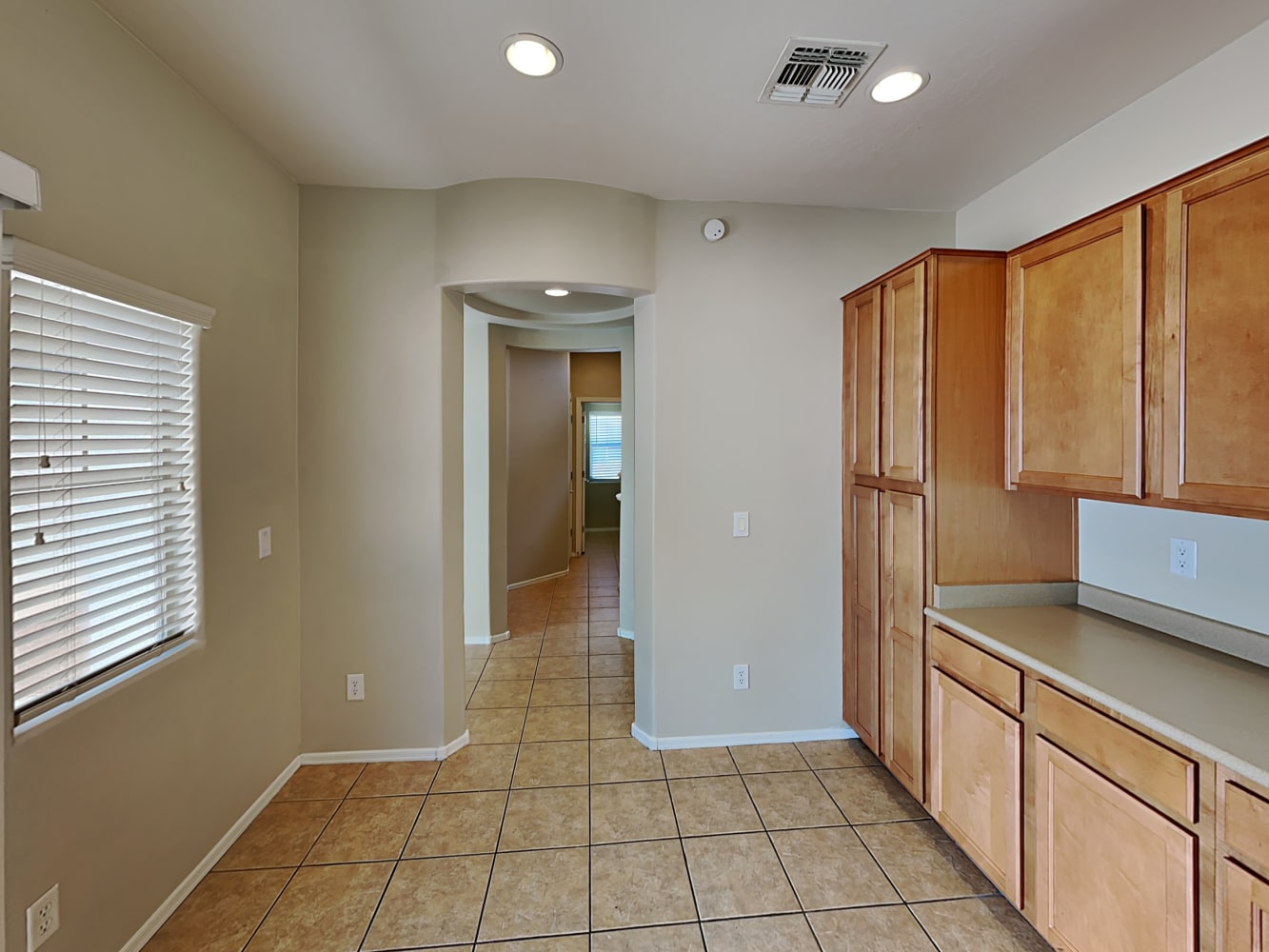 4610 E Laurel Ct photo 5
