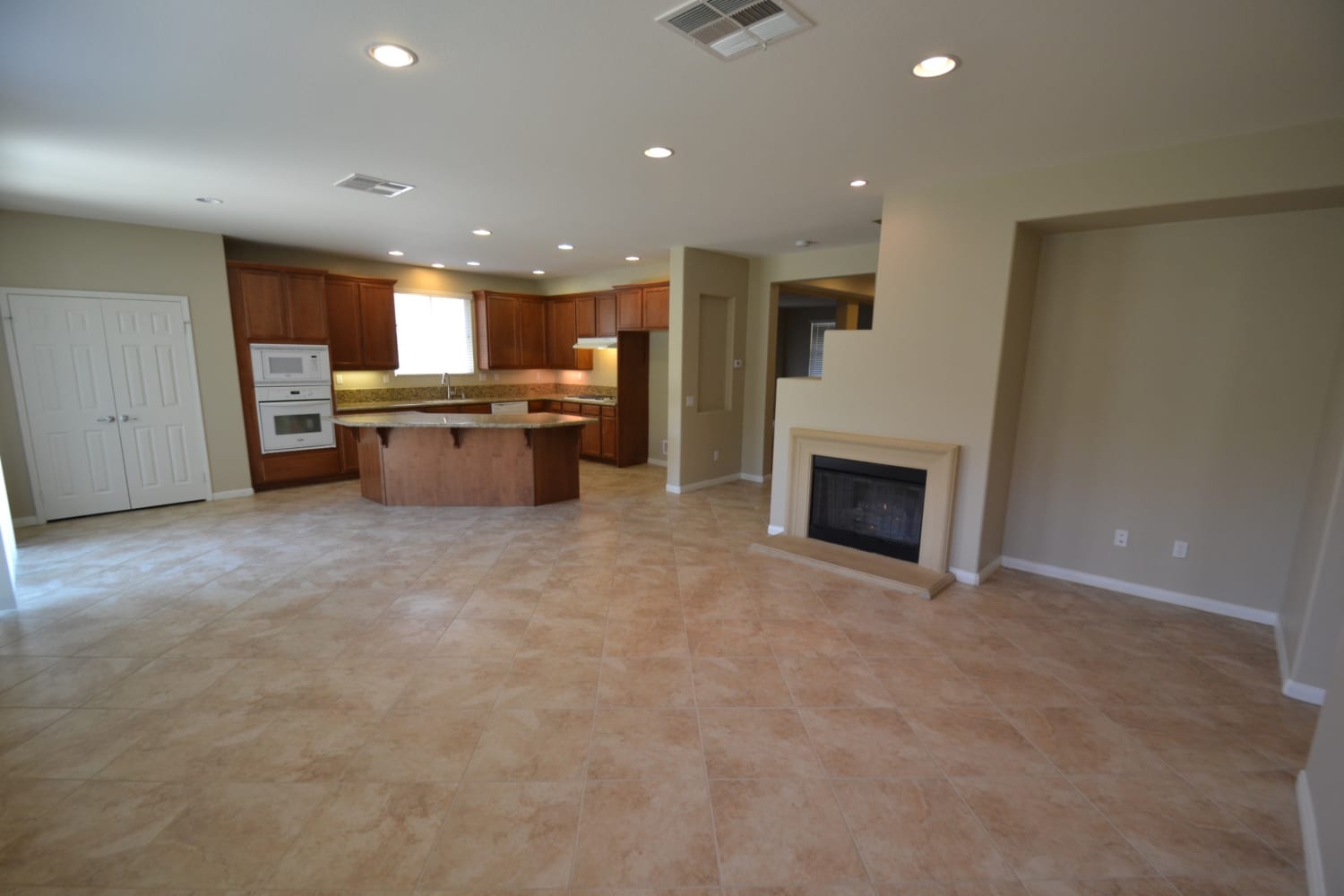 28016 Linda Ln photo 5