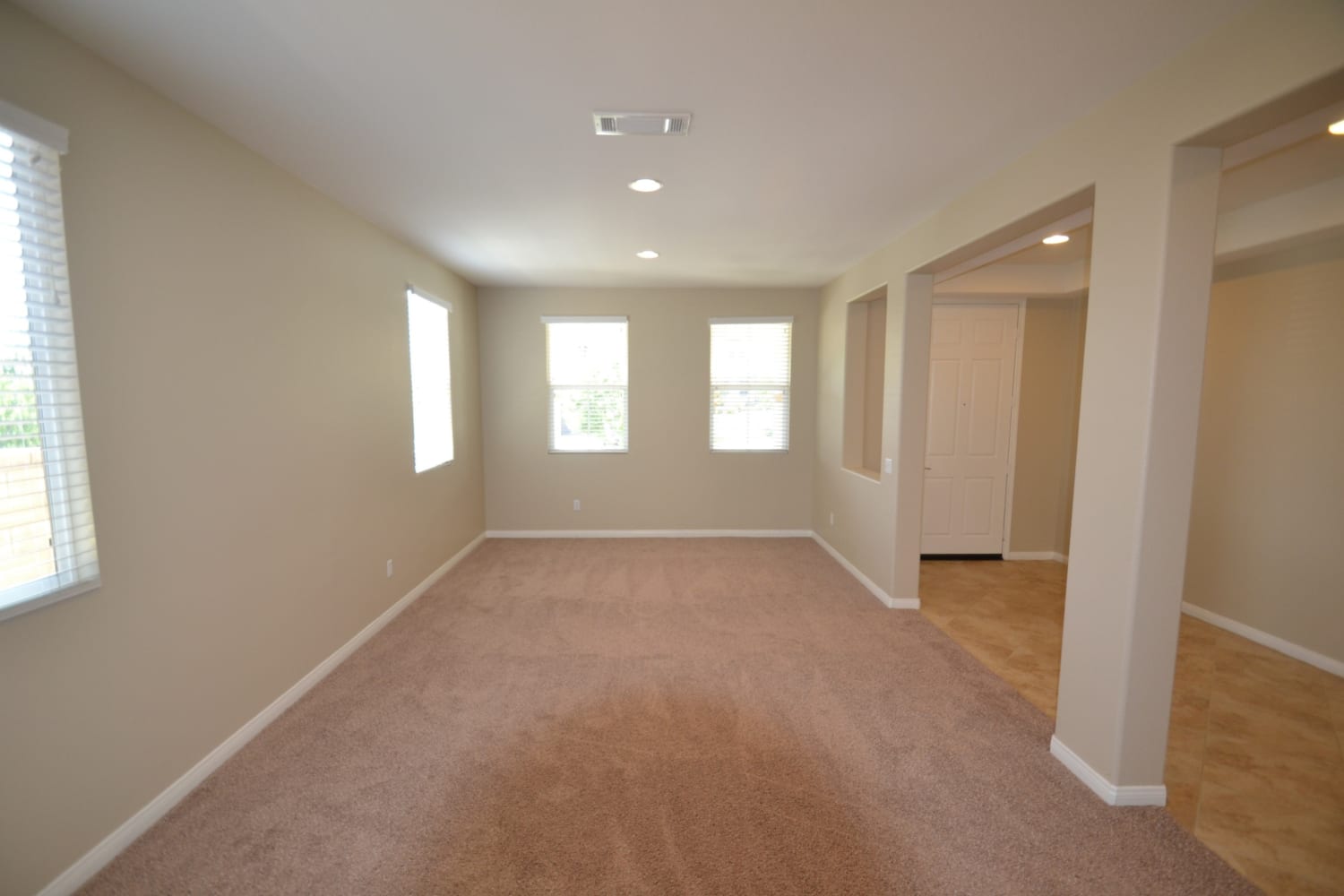 28016 Linda Ln photo 2