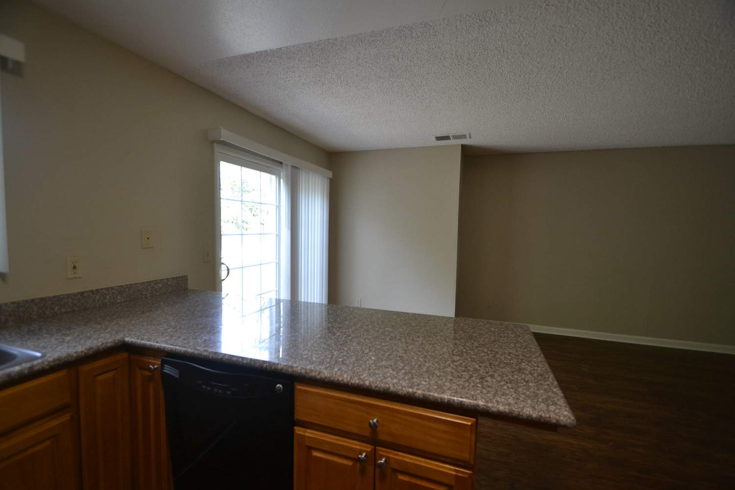 1104 Jeanne Ct photo 5
