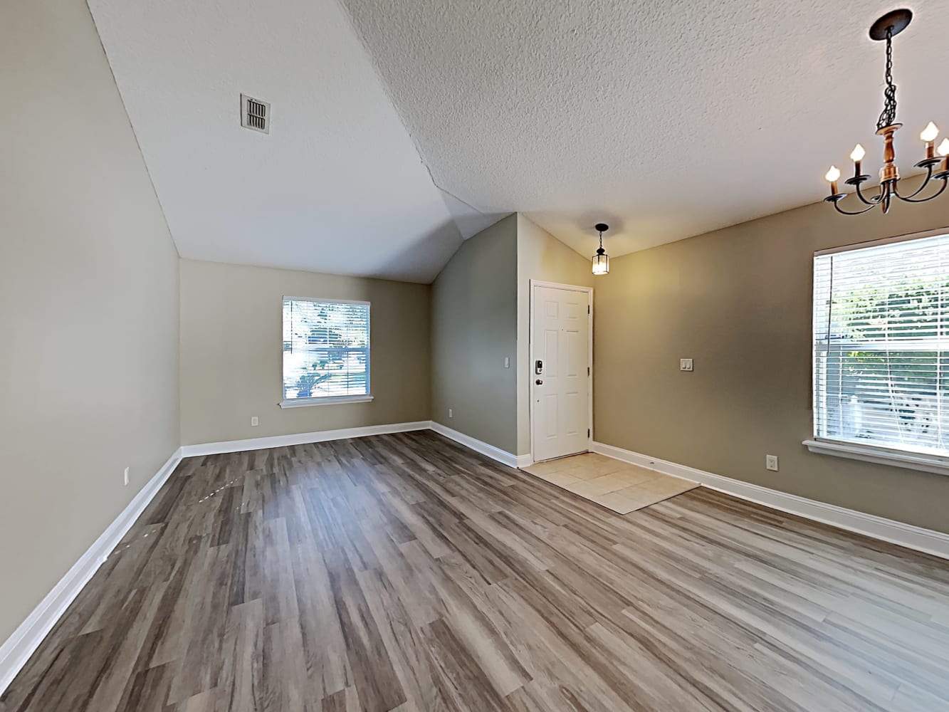 1458 Canopy Oaks Dr photo 3
