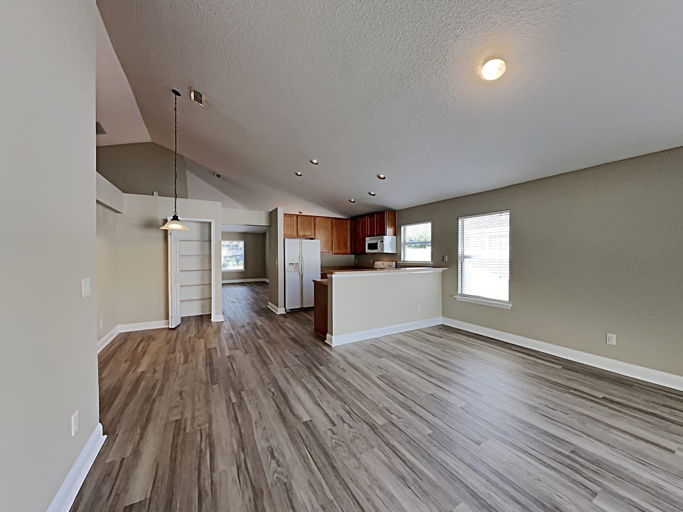 1458 Canopy Oaks Dr photo 4