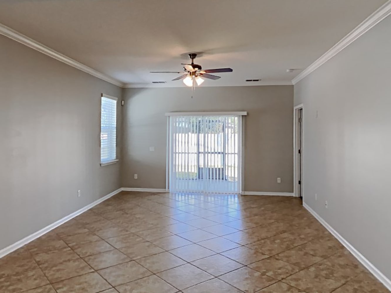 175 Woodland Greens Dr photo 3