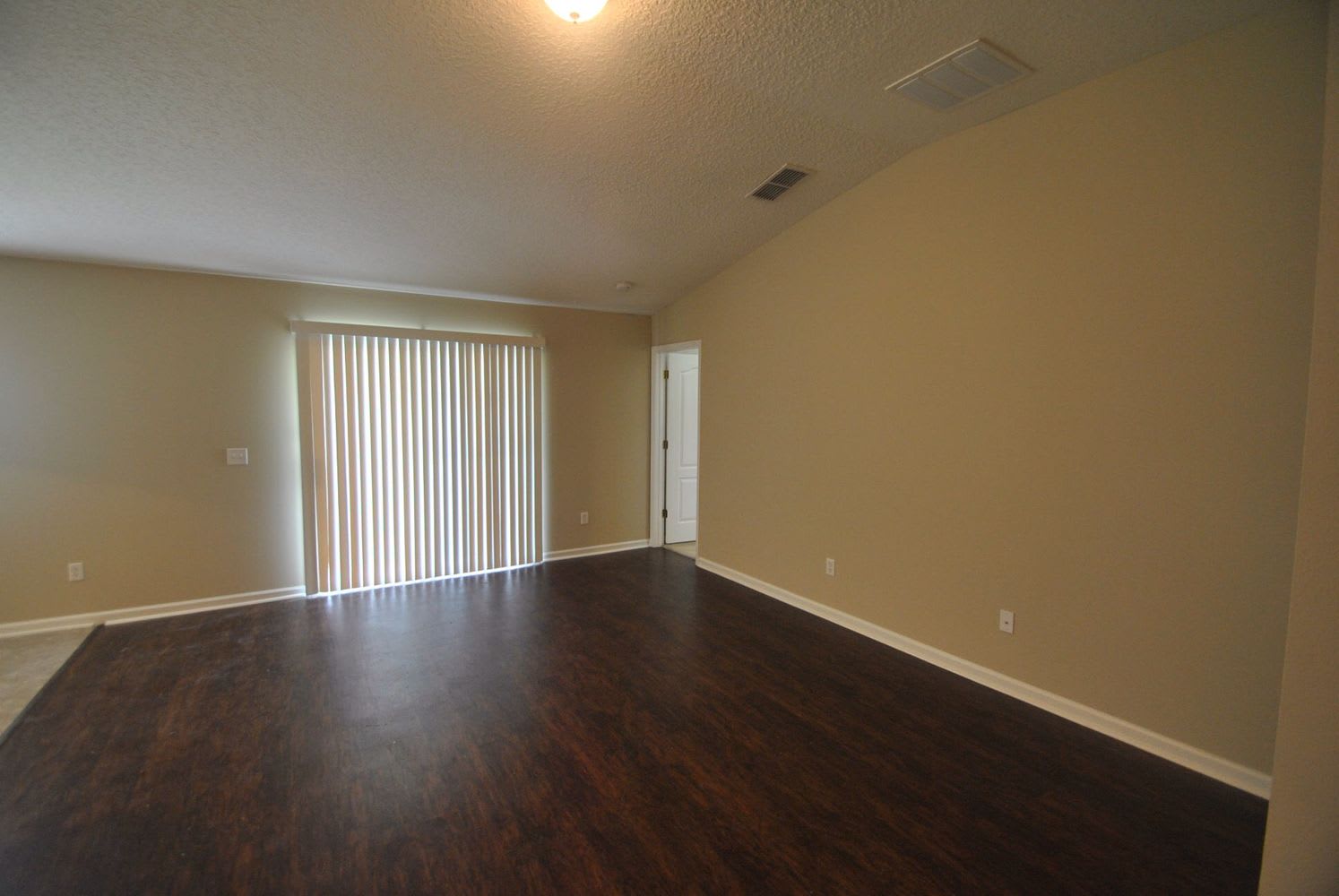 4754 Creek Bluff Ln photo 3