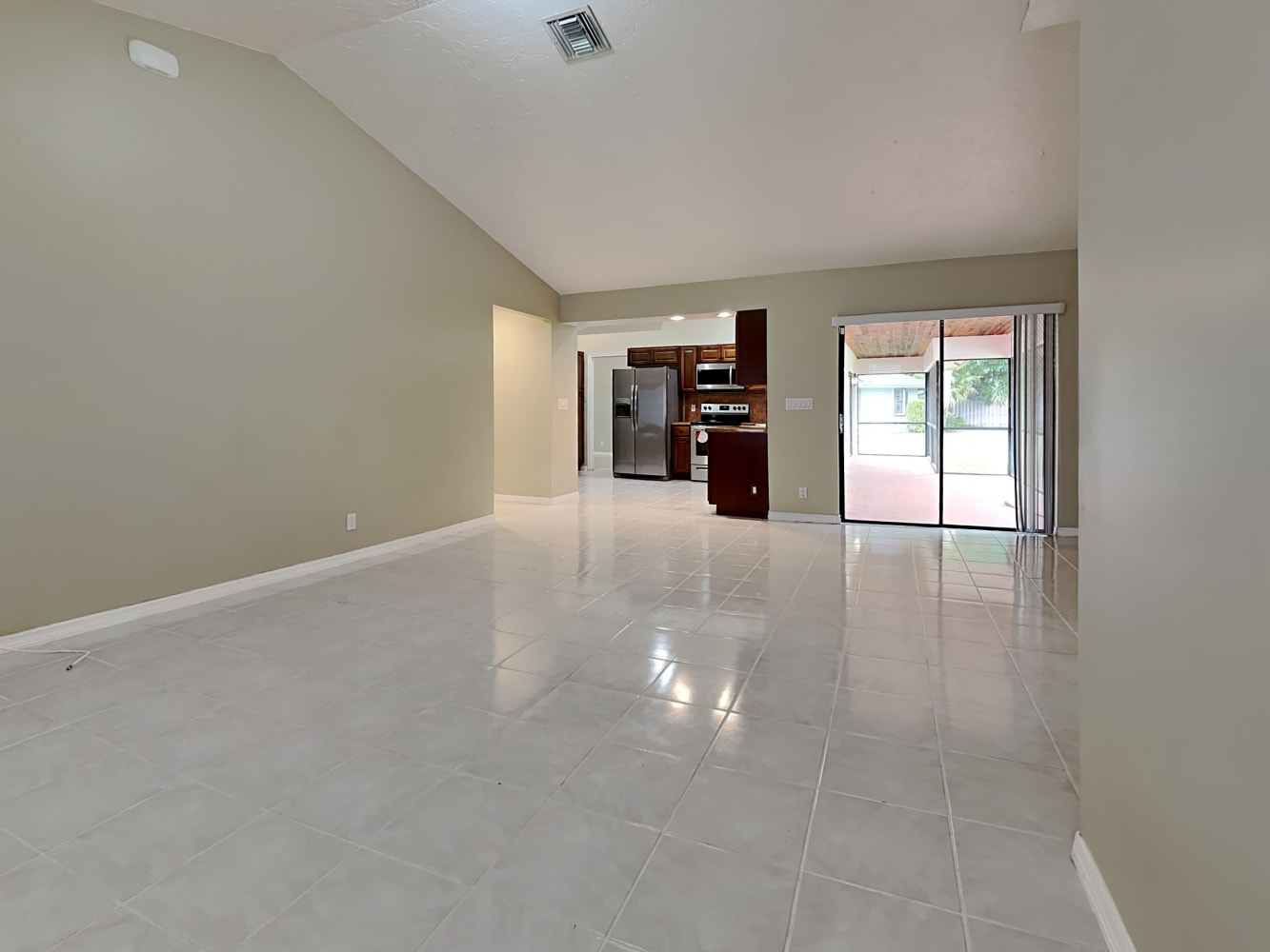 13325 Kingsbury Dr photo 5