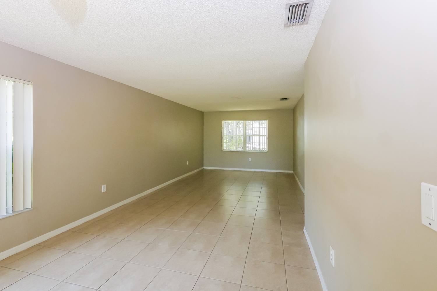 146 Gables Blvd photo 5