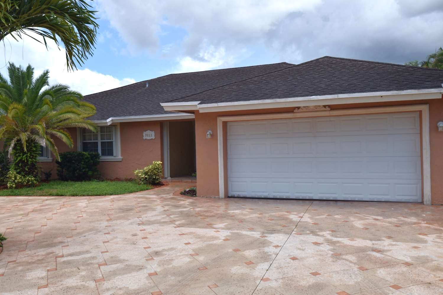 9811 SW 13th Ct photo 2