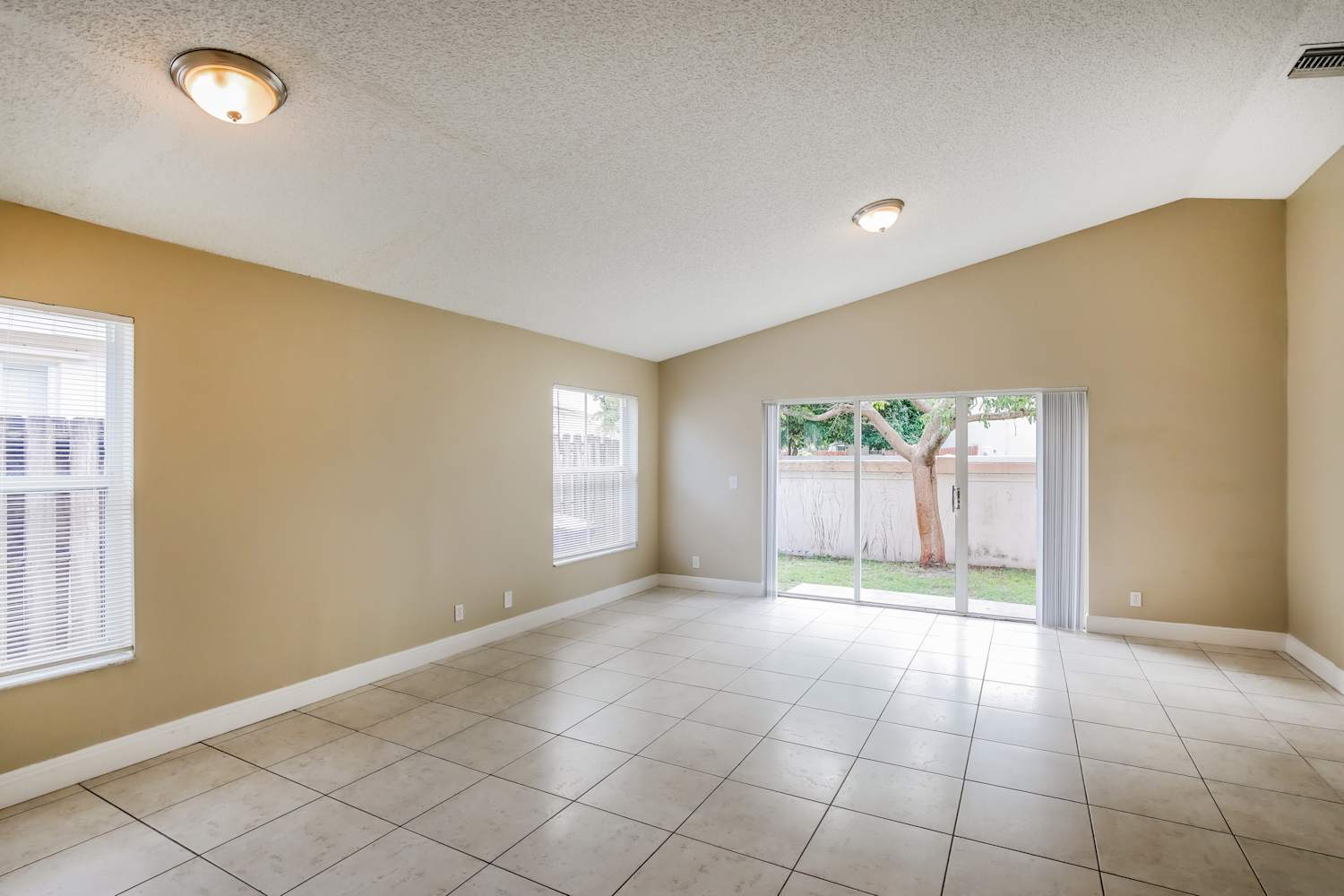 6249 Island Way photo 5