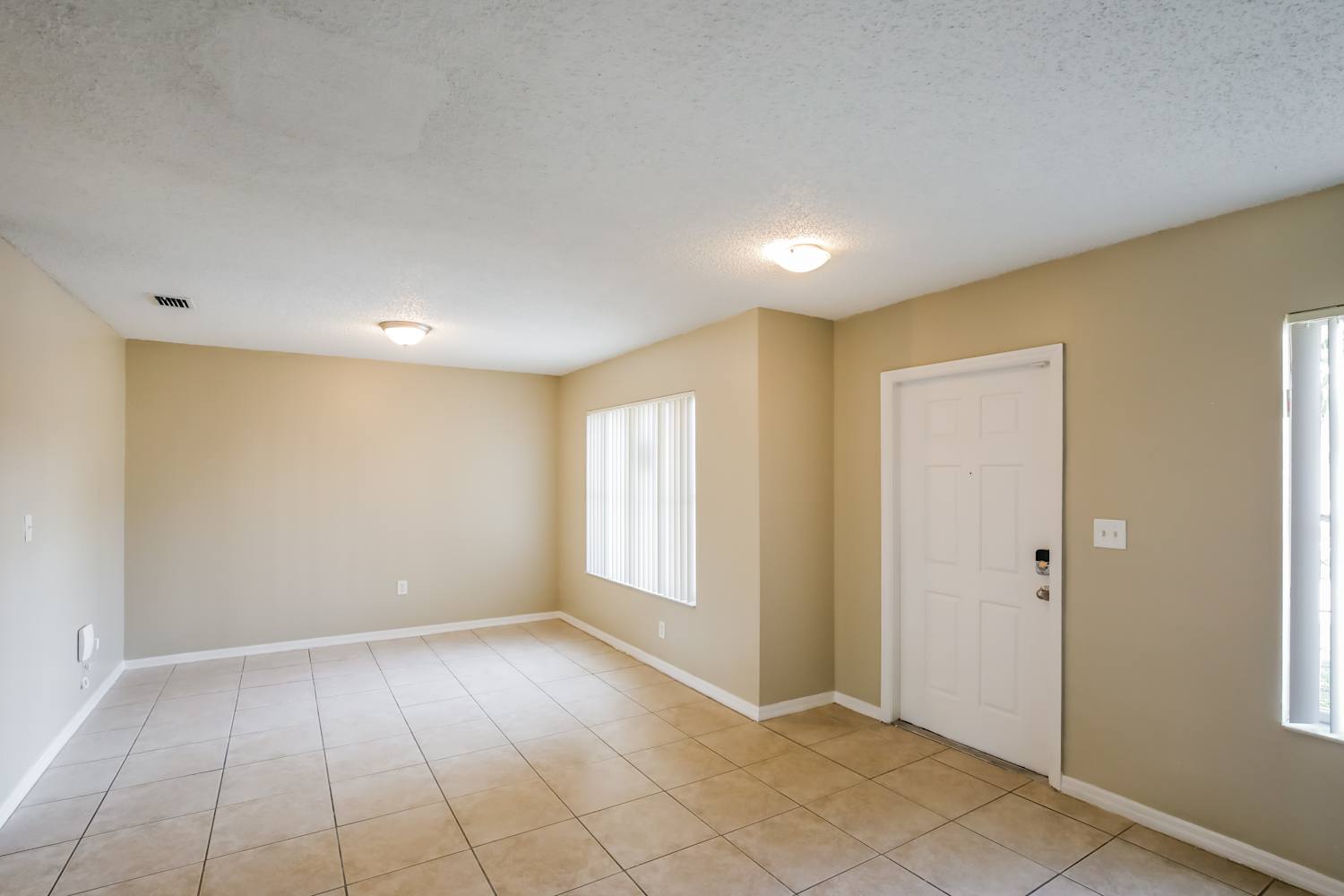 16546 SW 97th Ter photo 5