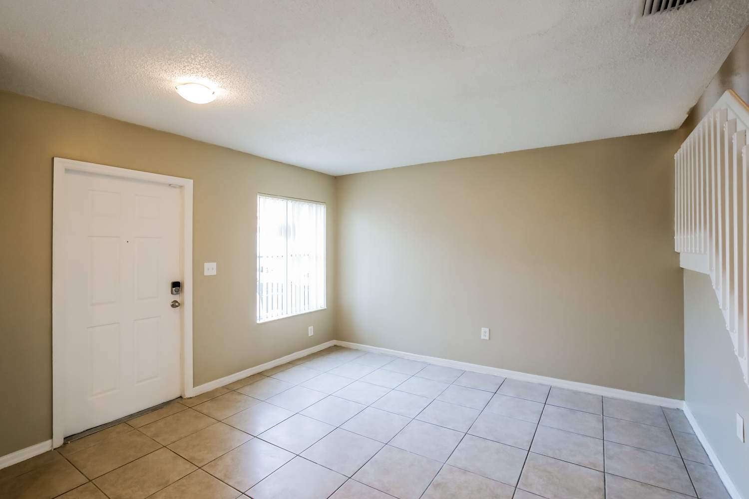 16546 SW 97th Ter photo 4
